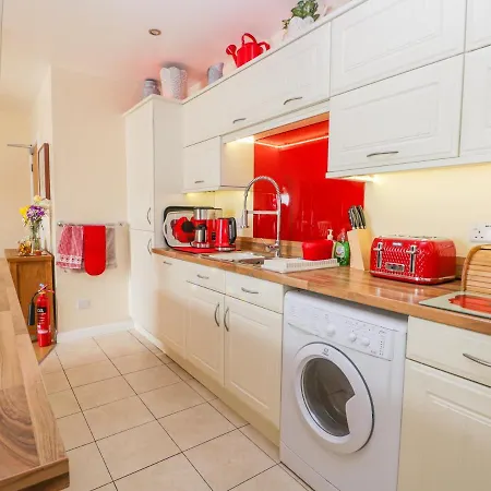 Treasure Chest Апартаменты Уитби