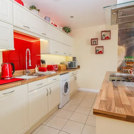 Treasure Chest Apartment