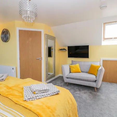 Treasure Chest Апартаменты Уитби